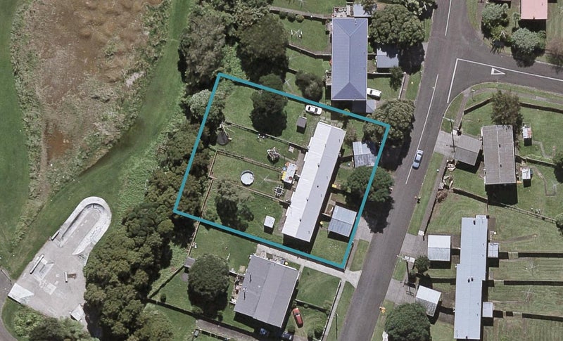 11 Cook Street, Marfell, New Plymouth - Carousel 1