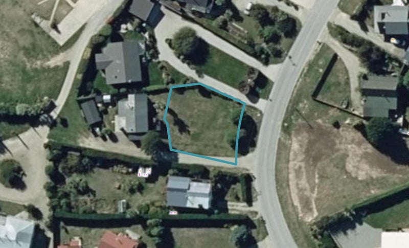 15 Parry Crescent, Wanaka - Carousel 1
