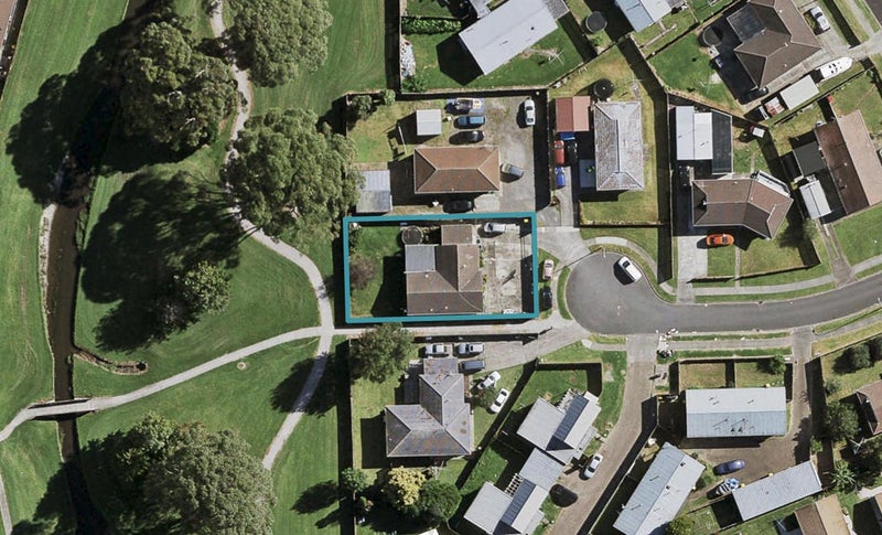9 Ixia Place, Wiri, Auckland - Carousel 1