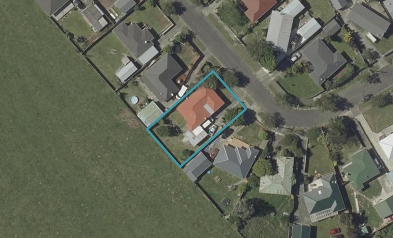 57 Tararua Terrace, Cloverlea, Palmerston North - Carousel 1