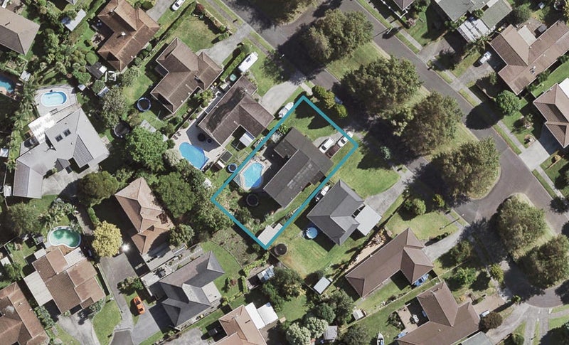 9 Brockton Avenue, Conifer Grove, Takanini - Carousel 1