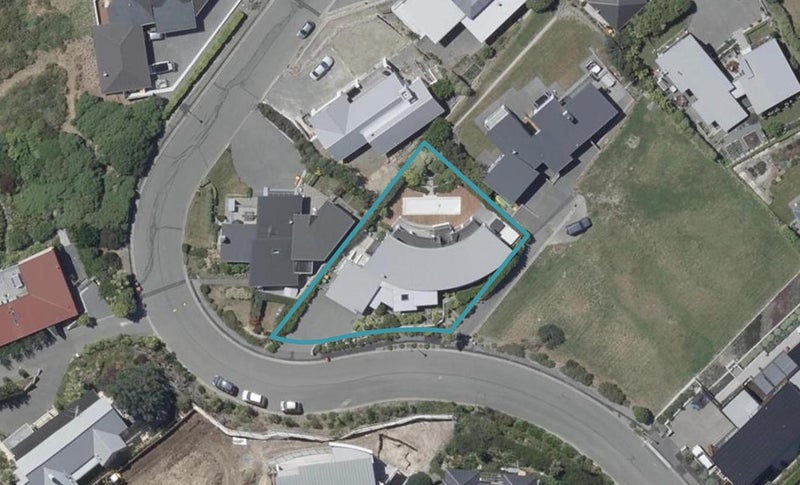 12 Omeo Crescent, Redcliffs, Christchurch - Carousel 1