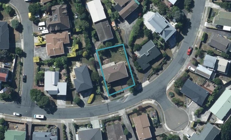 17 Bodmin Terrace, Camborne, Porirua - Carousel 1