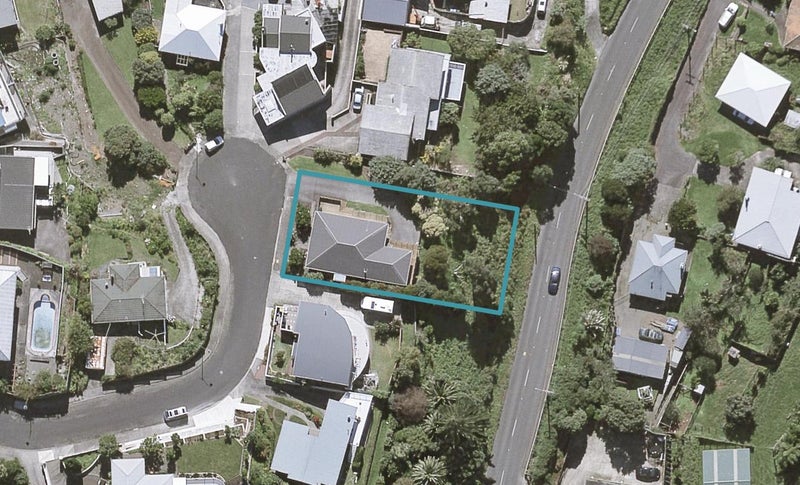 12 Catherine Crescent, Moturoa, New Plymouth - Carousel 1