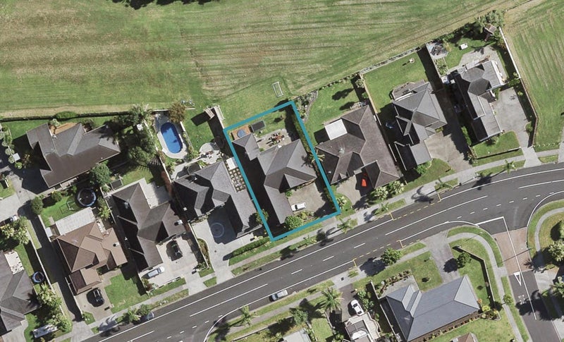 194 Charles Prevost Drive, The Gardens, Auckland - Carousel 1