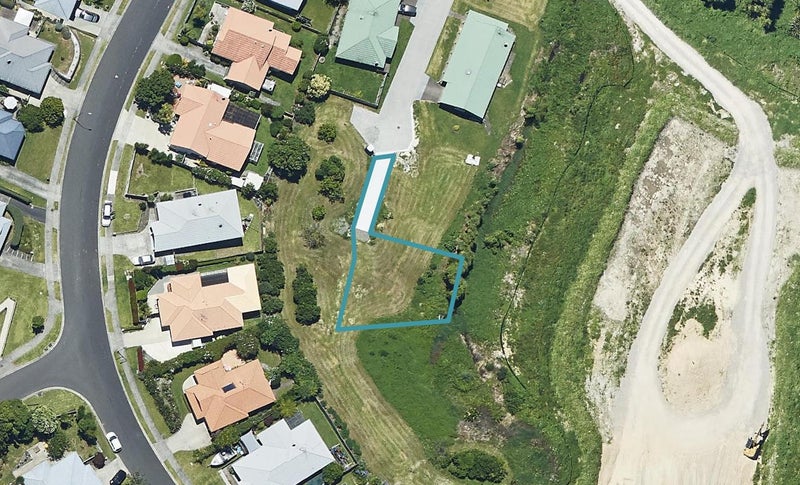 7 Pohutukawa Way, Gate Pa, Tauranga - Carousel 1