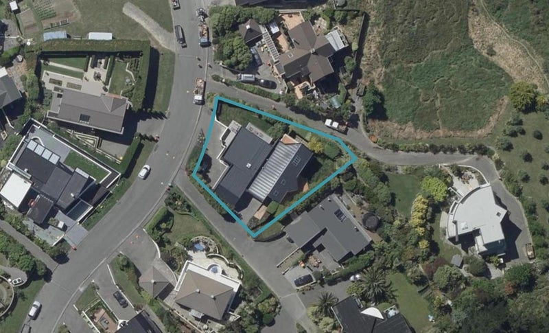 2/21 Harry Ell Drive, Cashmere, Christchurch - Carousel 1