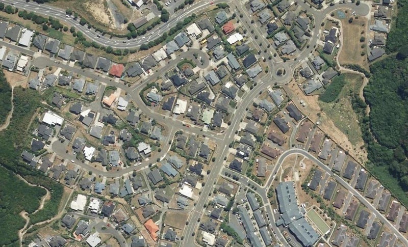 4 Aspiring Terrace, Aotea, Porirua - Carousel 1