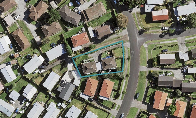 2/26 Kennington Drive, Clendon Park, Auckland - Carousel 1