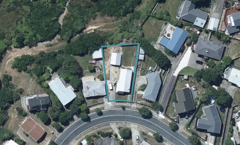 102 Conclusion Street, Ascot Park, Porirua - Carousel 1