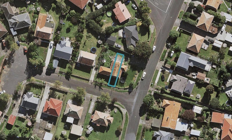 2/1 Nissan Place, Onehunga, Auckland - Carousel 1