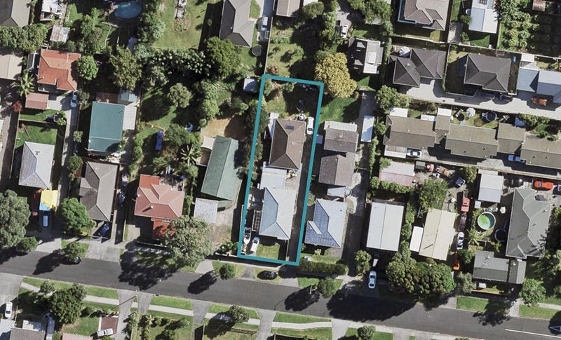 2/7 McInnes Road, Weymouth, Auckland - Carousel 1
