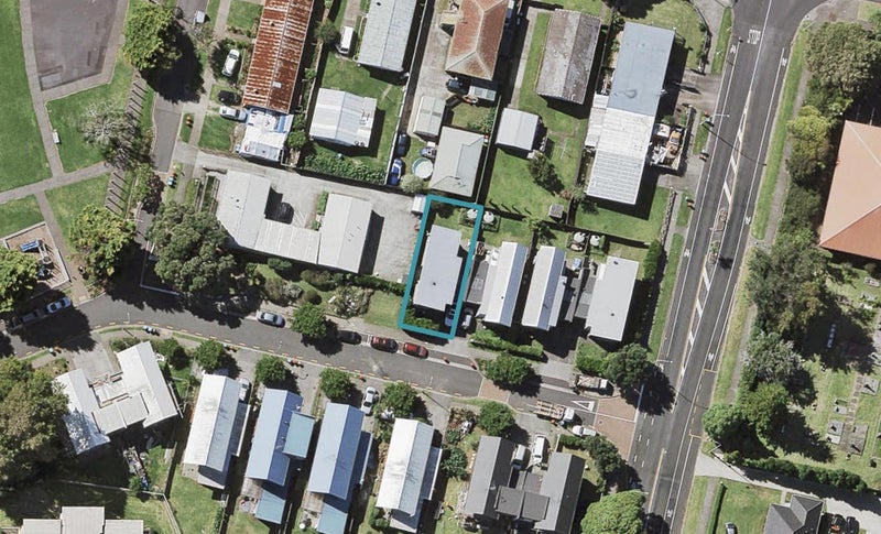 32 Salima Talagi Street, Point England, Auckland - Carousel 1