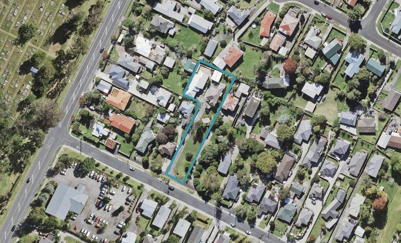 4 Glenorchy Street, Glen Eden, Auckland - Carousel 1
