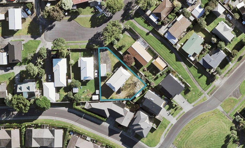 20 Compass Place, Te Atatu Peninsula, Auckland - Carousel 1