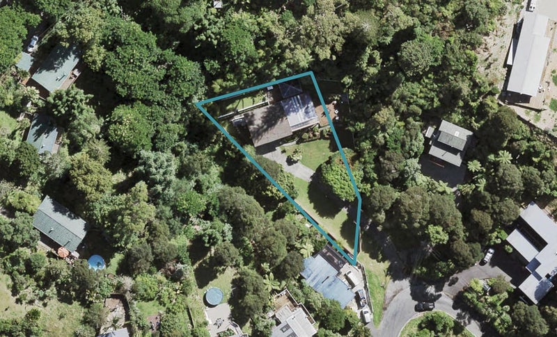 22 McEldowney Road, Titirangi, Auckland - Carousel 1