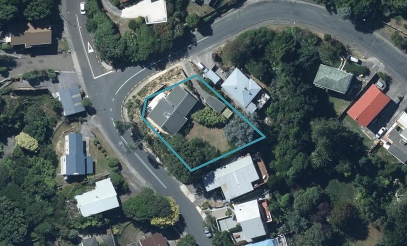 90 Mana View Road, Paremata, Porirua - Carousel 1
