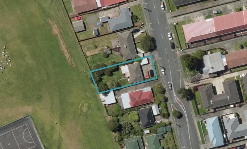11 Park Avenue, Kensington, Whangarei - Carousel 1