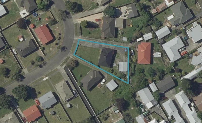 29 Exeter Crescent, Takaro, Palmerston North - Carousel 1