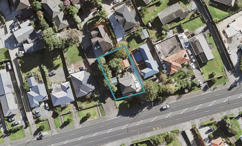 24 Maioro Street, New Windsor, Auckland - Carousel 1