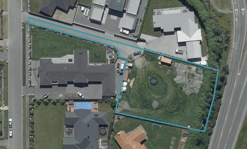 9 Queenswood Gardens, Mairehau, Christchurch - Carousel 1