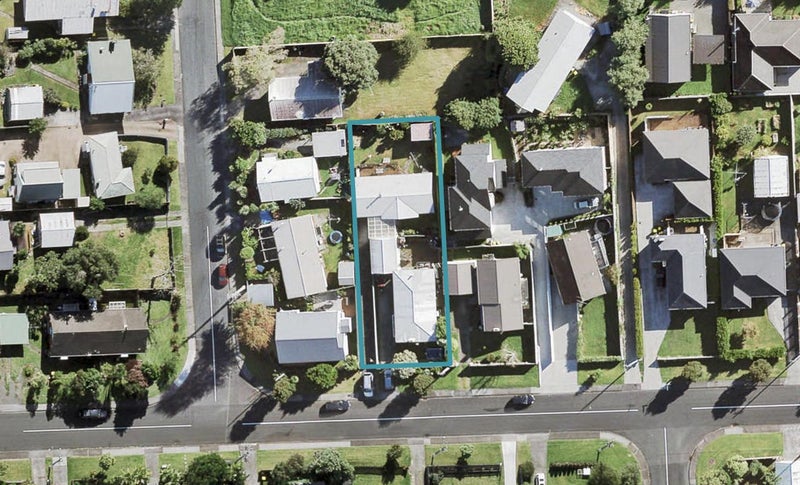 1/14 Rewarewa Road, Te Atatū Peninsula, Auckland - Carousel 1