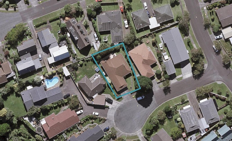 6 Hunter Place, Merrilands, New Plymouth - Carousel 1