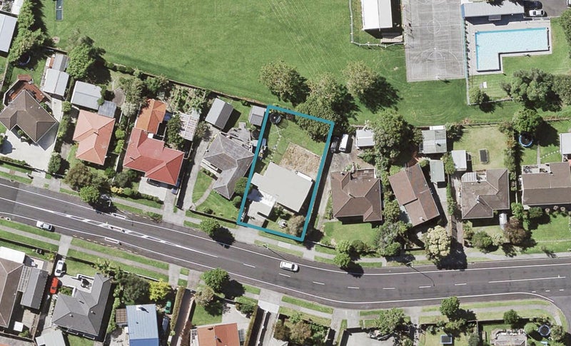 106 Gills Road, Bucklands Beach, Auckland - Carousel 1