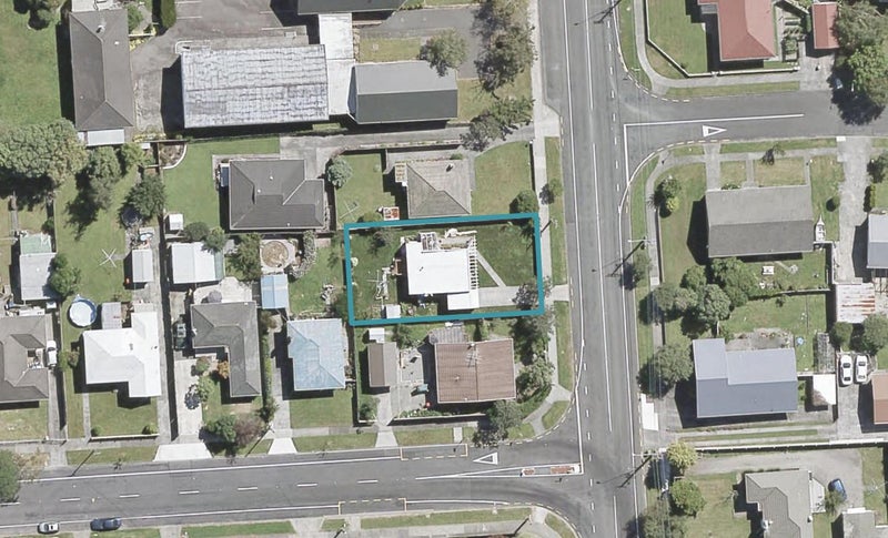352 Stokes Valley Road, Stokes Valley, Lower Hutt - Carousel 1