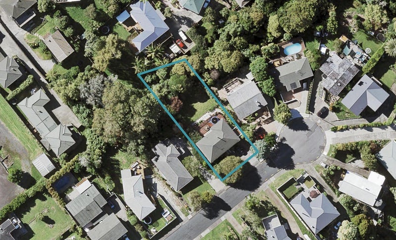 12 Reydon Place, Cockle Bay, Auckland - Carousel 1