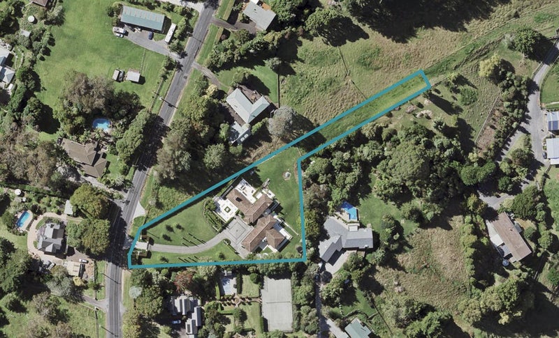 283 Point View Drive, Shamrock Park, Auckland - Carousel 1