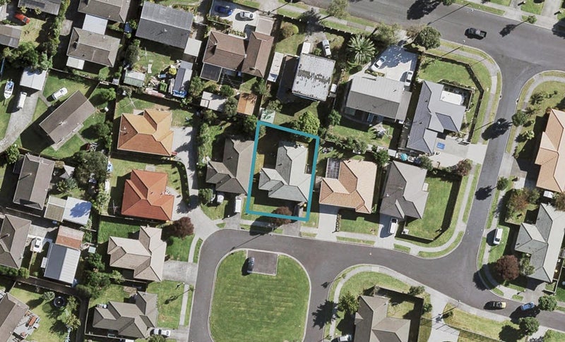 7 Piriti Place, Weymouth, Auckland - Carousel 1