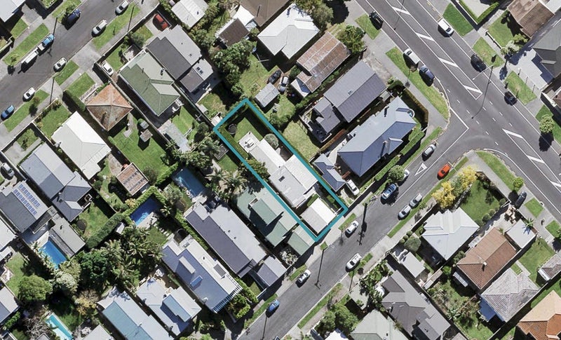 1 Westmere Crescent, Westmere, Auckland - Carousel 1