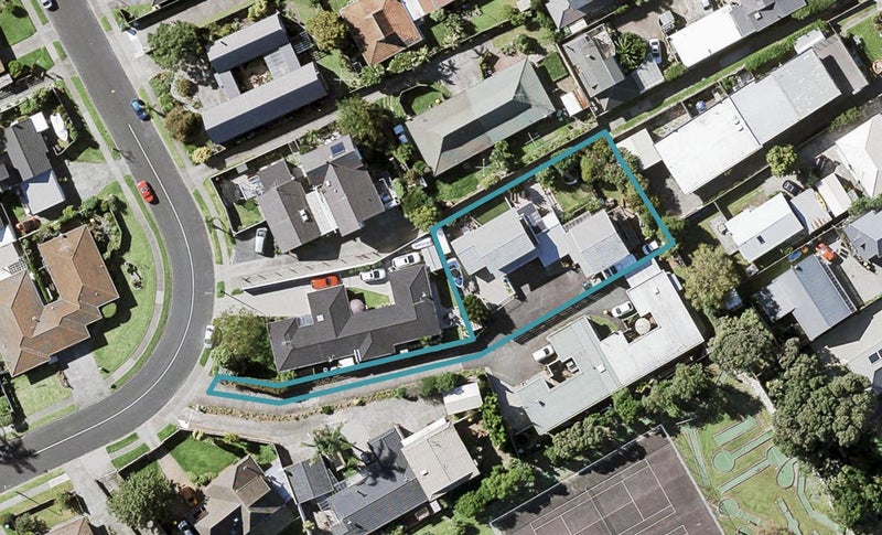 37B Vivian Wilson Drive, Eastern Beach, Auckland - Carousel 1
