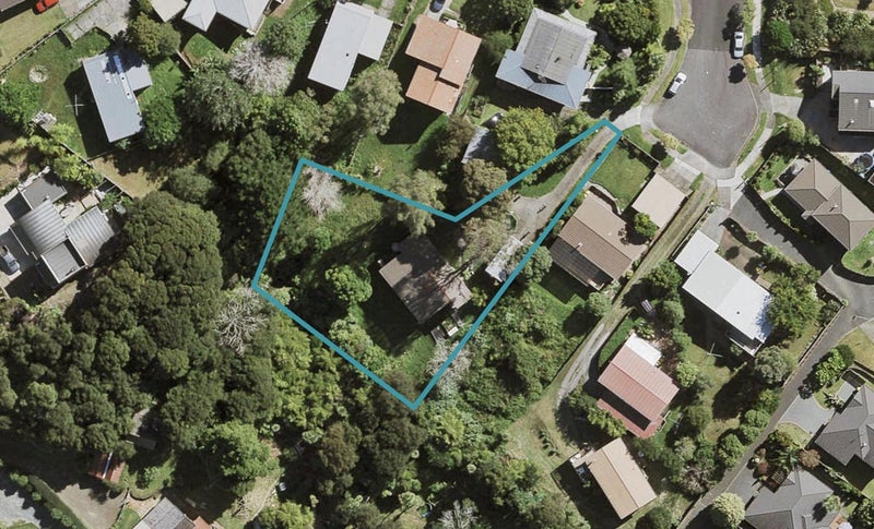 13 McKinley Road, Sunnyvale, Auckland - Carousel 1