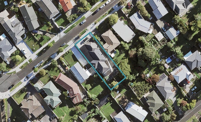 30 Ted William Street, New Windsor, Auckland - Carousel 1