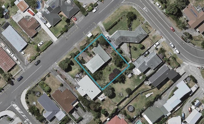 84 Gray Avenue, Paraparaumu Beach, Paraparaumu - Carousel 1