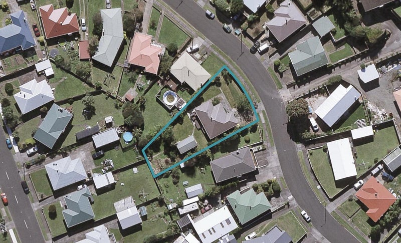 16 Clearmont Crescent, Blagdon, New Plymouth - Carousel 1
