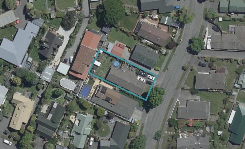 25 Connemara Drive, Northwood, Christchurch - Carousel 1