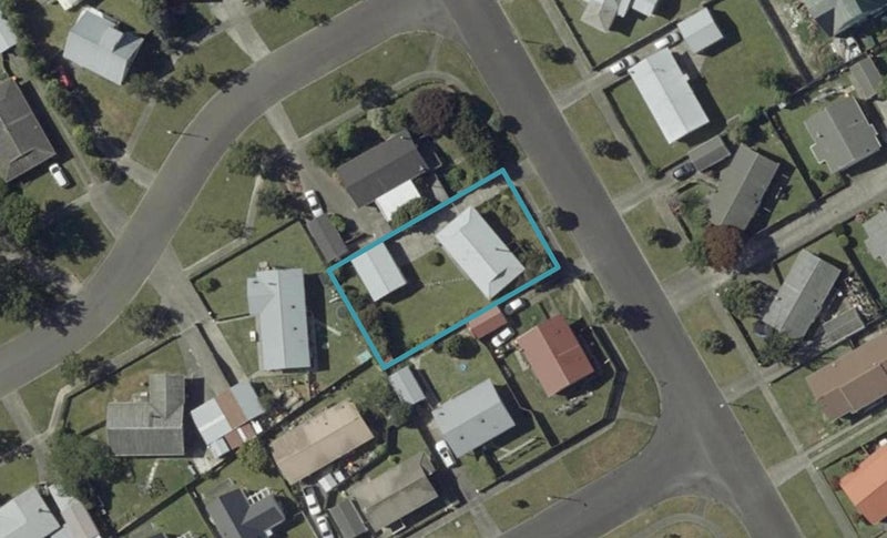 12 Chatsworth Place, Highbury, Palmerston North - Carousel 1