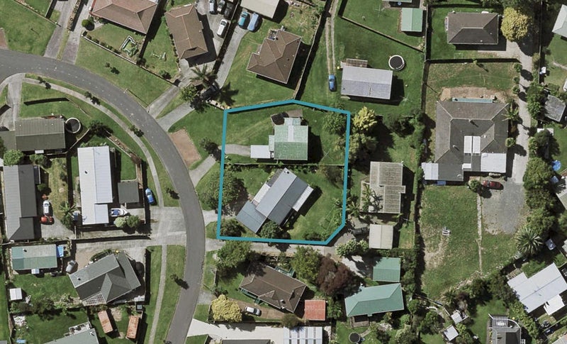 1/11 Oreti Place, Clover Park, Auckland - Carousel 1