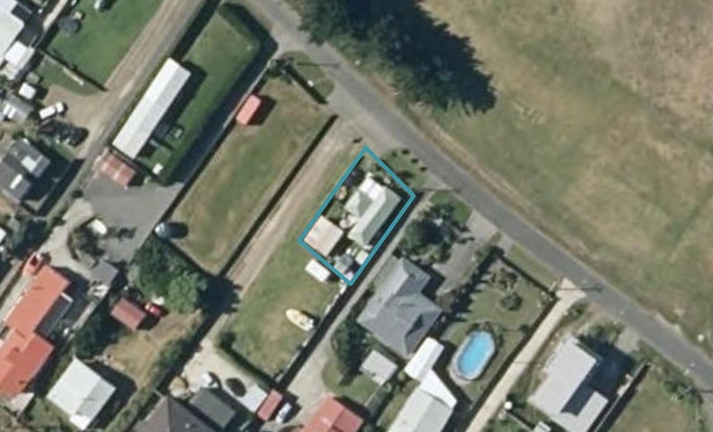 8 Hall Place, Foxton Beach, Foxton - Carousel 1