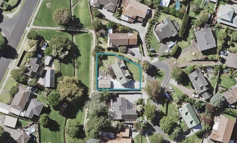 20 Orinda Close, Botany Downs, Auckland - Carousel 1