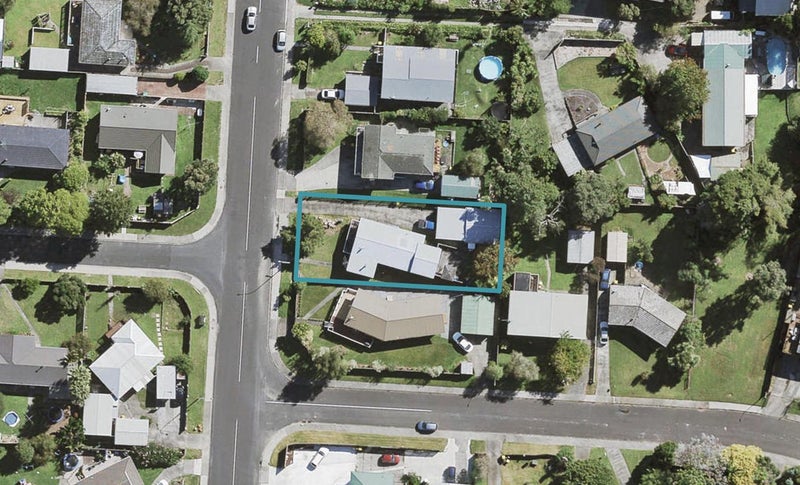 52 Captain Scott Road, Glen Eden, Auckland - Carousel 1