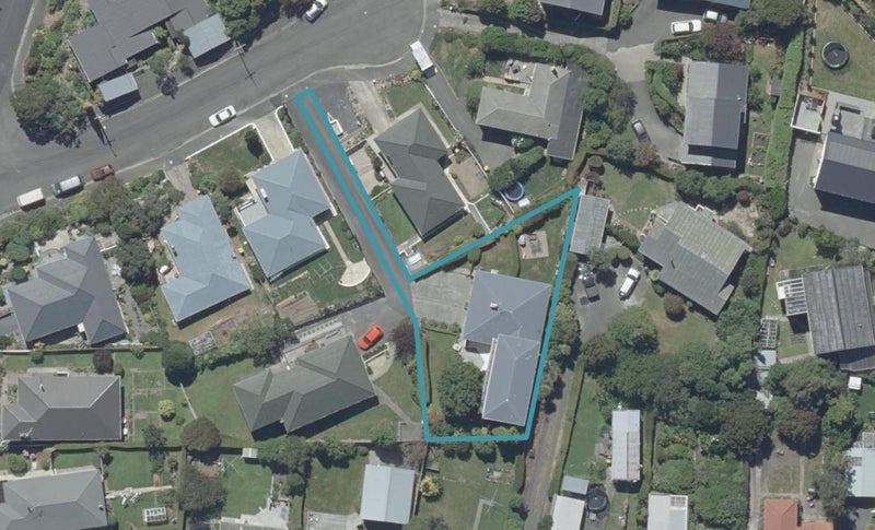 10 Upland Street, Helensburgh, Dunedin - Carousel 1