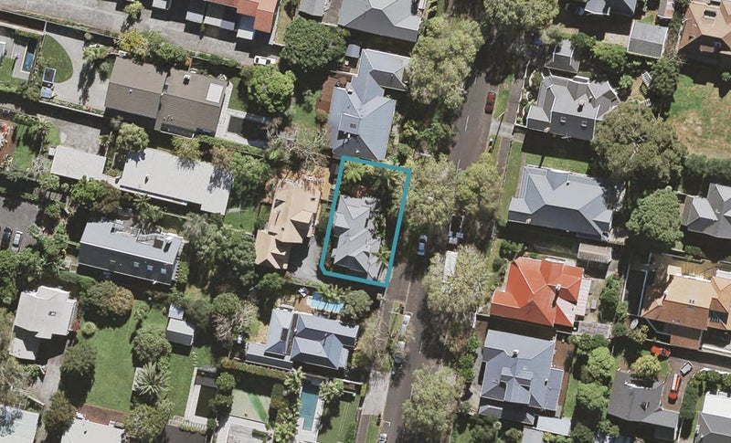 1/11 Cecil Road, Milford, Auckland - Carousel 1