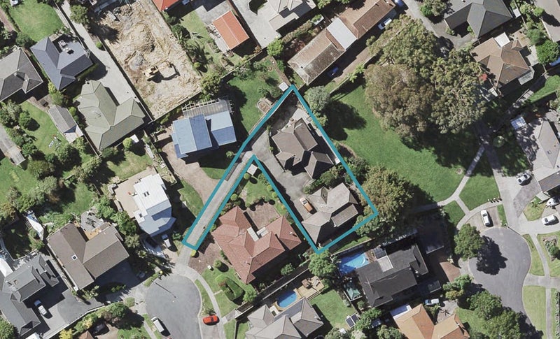 1/21 St Simon Place, Botany Downs, Auckland - Carousel 1