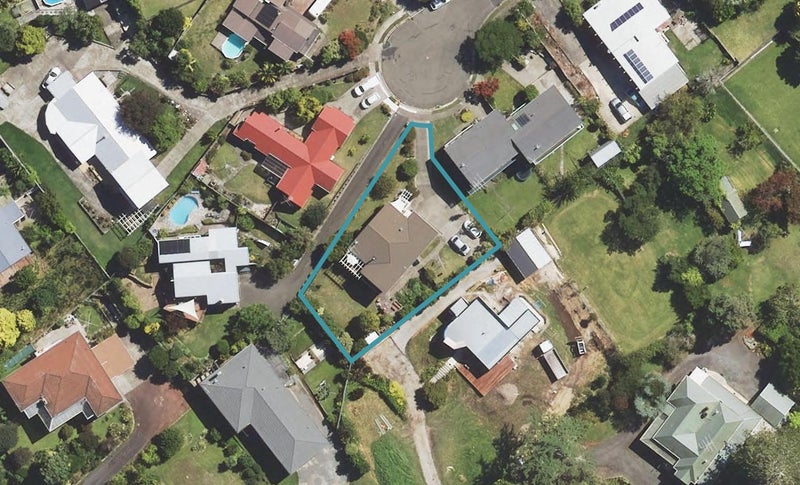 7 Hillary Heights, Whataupoko, Gisborne - Carousel 1
