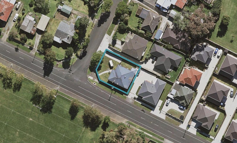 2 Calvert Avenue, Mangere East, Auckland - Carousel 1