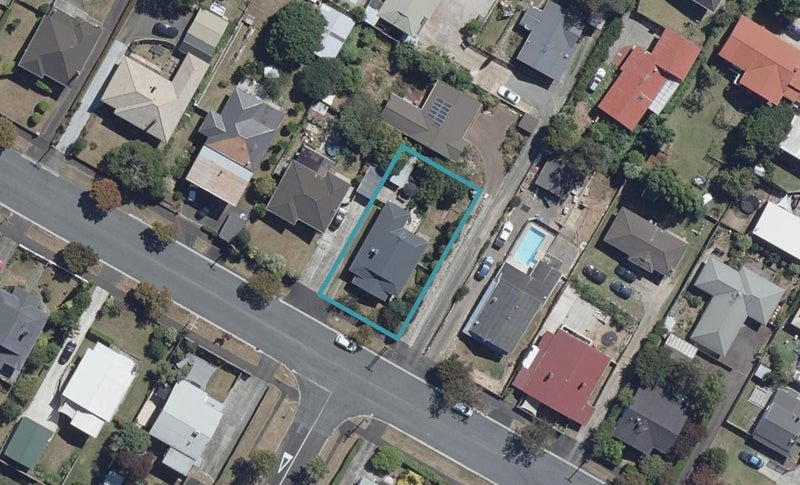 24 Matai Street, Maeroa, Hamilton - Carousel 1